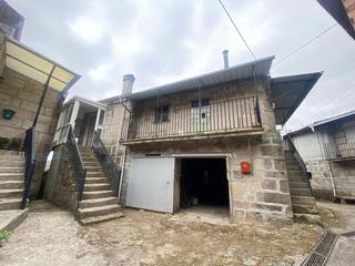 Casa a Boborás. Ref: casa parcialmente reformada