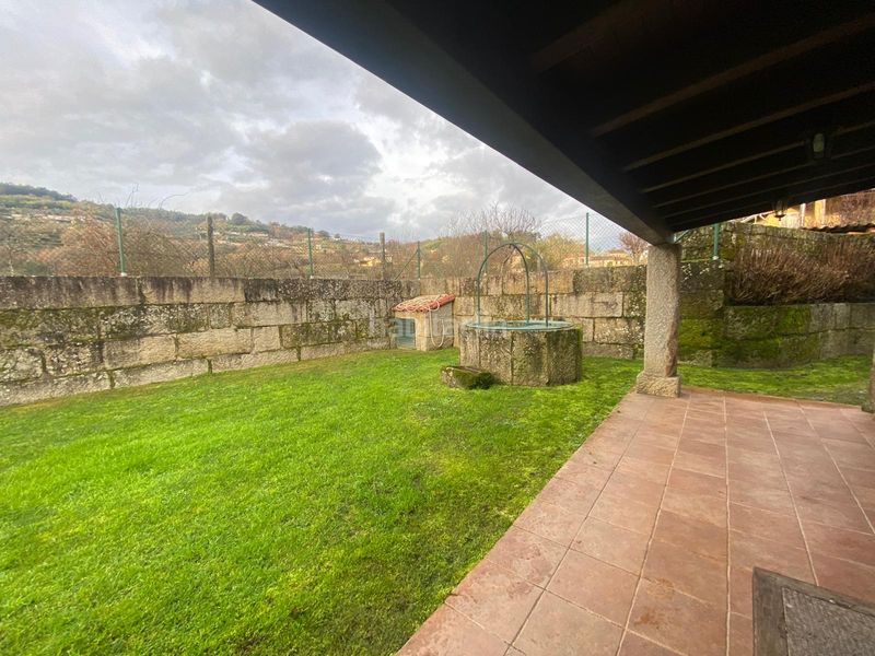 Foto 096376b3-82a0-47e9-807d-f9dd4eb31570. Xalet amb xemeneia calefacció aparcament piscina a Leiro