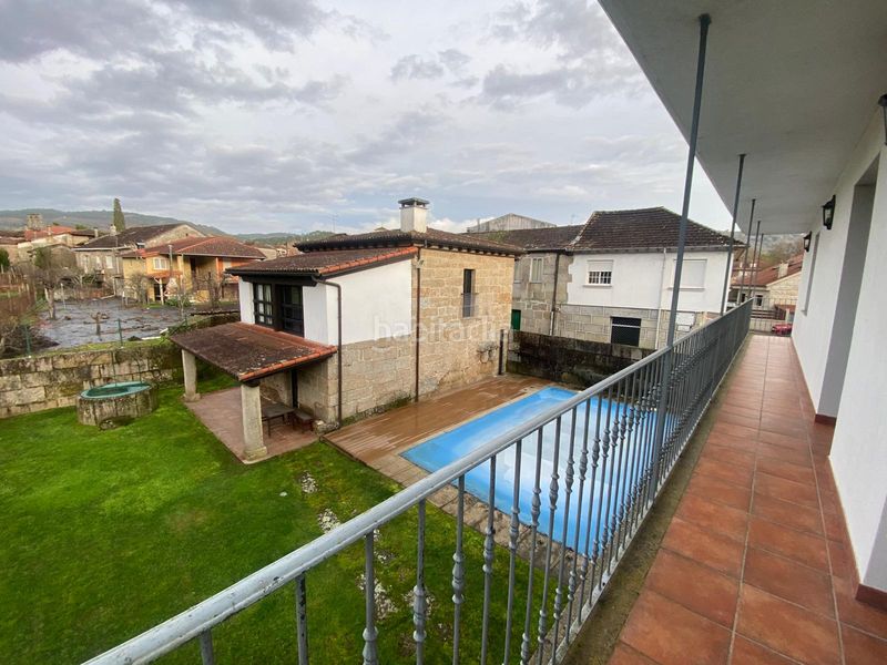 Foto 0a157d7c-485f-461a-81c9-b9baa02720b2. Xalet amb xemeneia calefacció aparcament piscina a Leiro