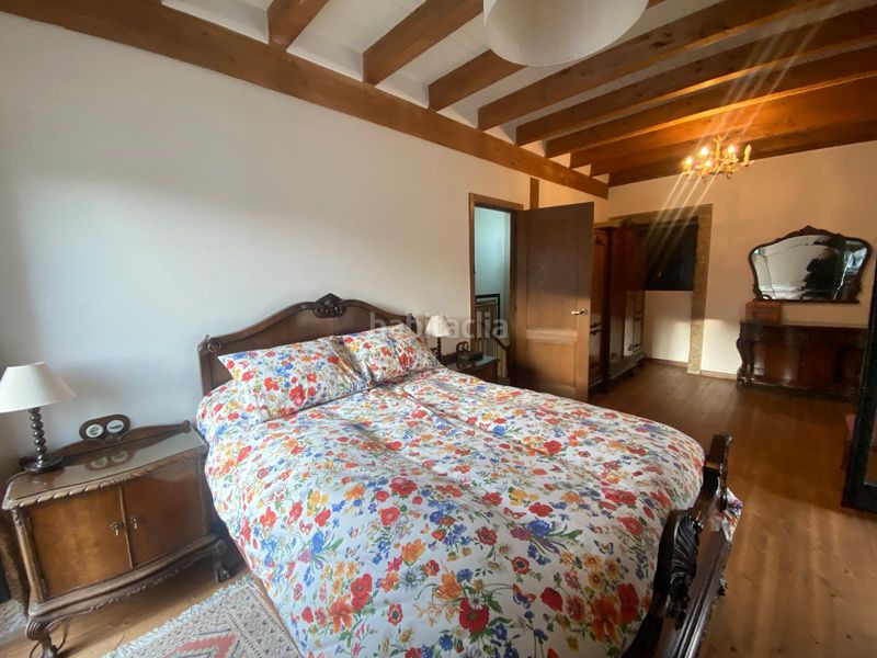 Foto 87cf1e03-ee88-4c61-9683-f041a595ac94. Xalet amb xemeneia calefacció aparcament piscina a Leiro