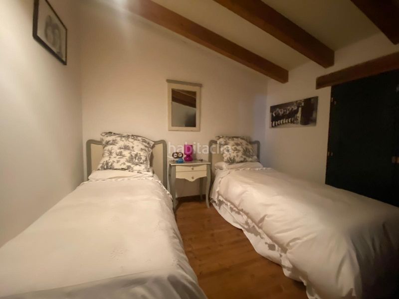 Foto e980b6b3-2cb1-43ef-b540-2143dbada910. Xalet amb xemeneia calefacció aparcament piscina a Leiro