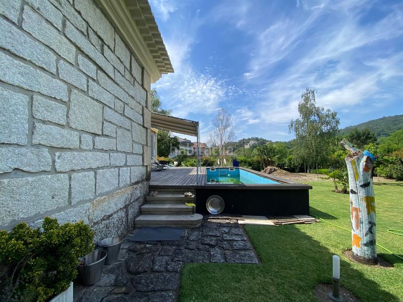 Foto 72f07c78-3950-4a15-a6a5-86379a17bdde. Xalet amb xemeneia calefacció aparcament piscina a Leiro