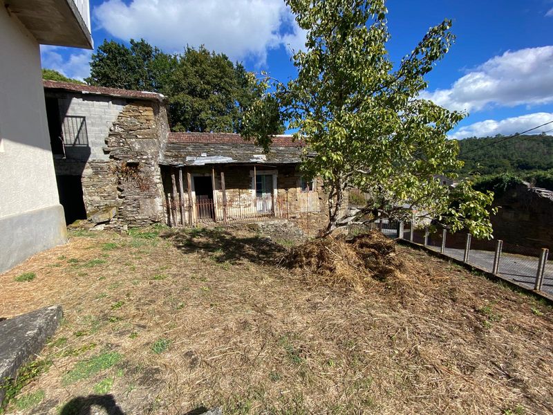 Foto 75baf805-4731-4394-bb91-89cbad3dffdb. Casa amb aparcament a Boborás