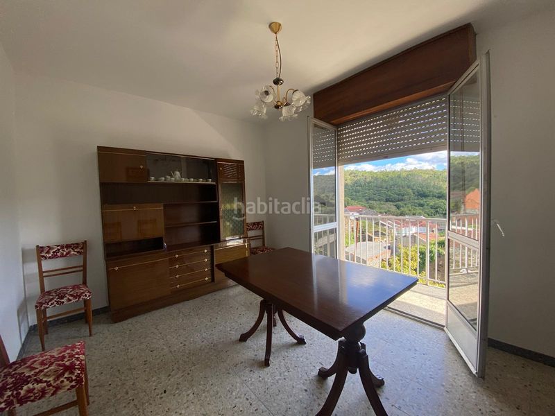 Foto fa9d10b9-ab7c-4976-b972-06eef2b88885. Casa amb aparcament a Boborás