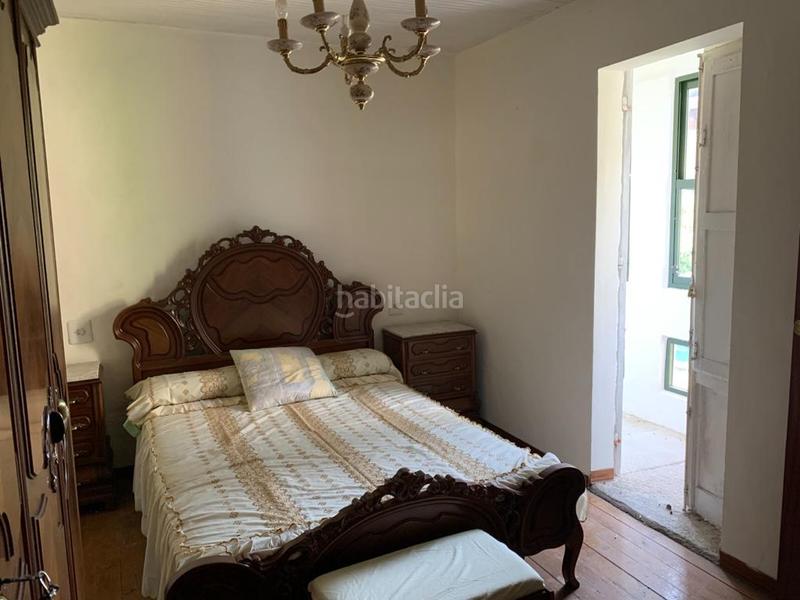 Foto c6d2c66f-b92c-44b3-b5d2-392e4e278a90. Casa amb xemeneia a Maside