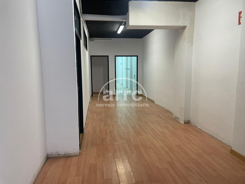 Foto 0b3441e1-97a6-4e1a-b43e-2bbd93b5d82d. Local comercial local venta o alquler en Zona Alta Premià de Mar