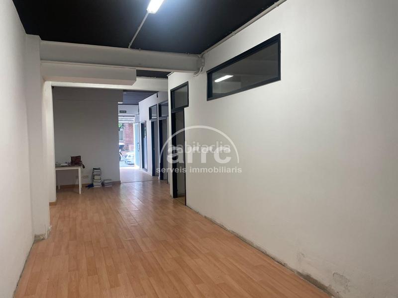 Foto 8e8acb26-8bc0-49a1-a936-892ac60e910b. Local comercial local venta o alquler en Zona Alta Premià de Mar