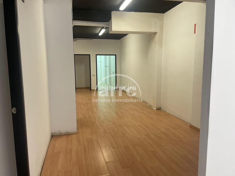 Foto b5026be7-2d81-4fcf-aebf-b9d2cf2e3e60. Local comercial local venta o alquler en Zona Alta Premià de Mar