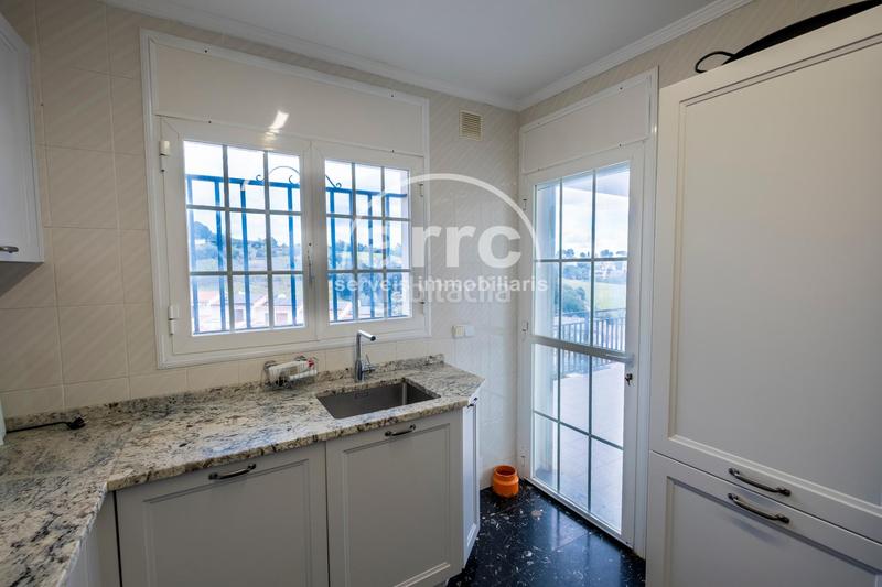 Foto 53c98b3c-b170-40a2-8fec-966bb3ce934f. Casa amb calefacció aparcament piscina a Urbanitzacions Arenys de Mar