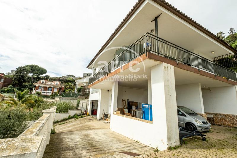 Foto 5a4a358b-41b6-4978-94ab-8071920bf0f6. Casa amb calefacció aparcament piscina a Urbanitzacions Arenys de Mar