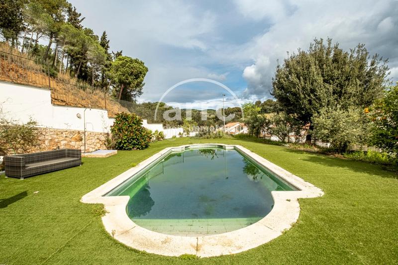 Foto 63d57242-5bf7-492a-a907-8a6d5c898ace. Casa amb calefacció aparcament piscina a Urbanitzacions Arenys de Mar