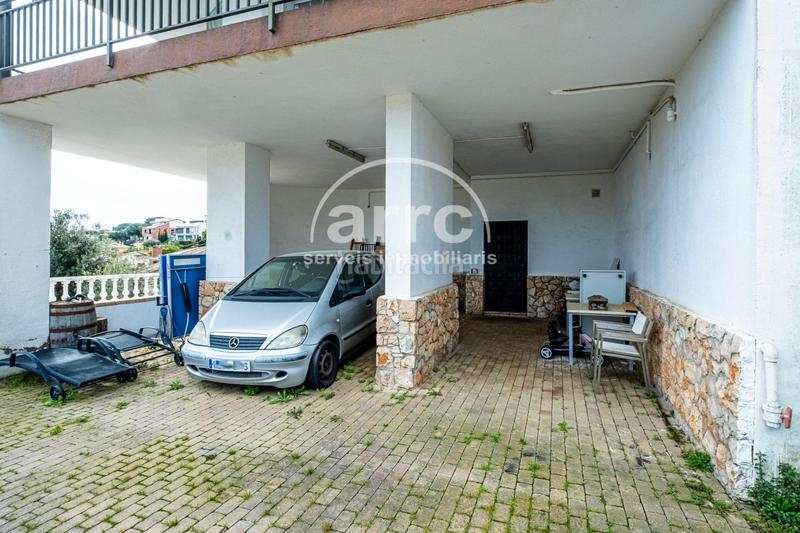 Foto 995d25fa-f3dc-4233-912d-ca0a94249f26. Casa amb calefacció aparcament piscina a Urbanitzacions Arenys de Mar