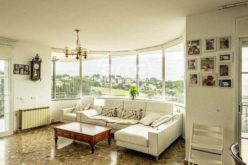 Foto b105bf23-f615-407f-a973-7694f4c009af. Casa amb calefacció aparcament piscina a Urbanitzacions Arenys de Mar