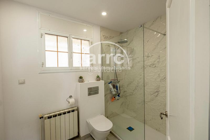 Foto b6dbbaeb-9417-4316-a281-366c755fcda7. Casa amb calefacció aparcament piscina a Urbanitzacions Arenys de Mar