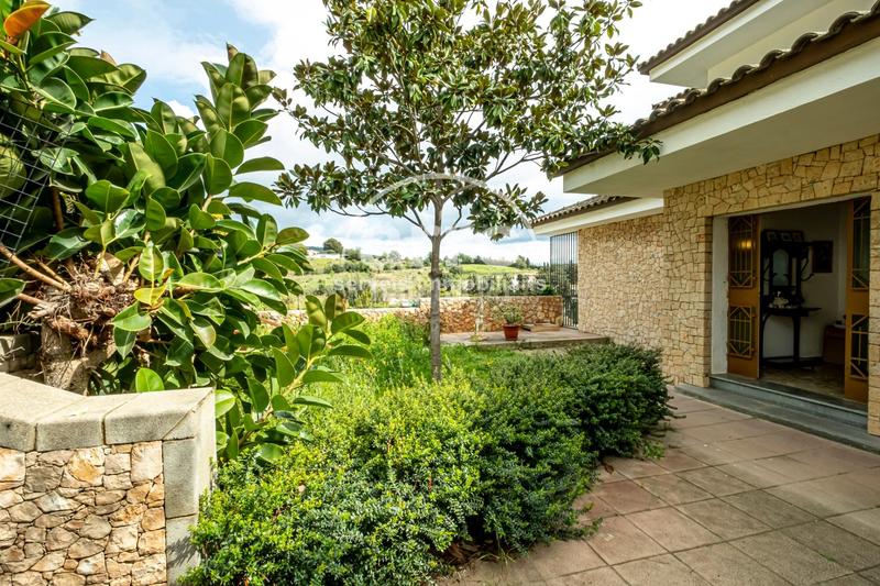 Foto c9b446c4-ec21-432b-939a-531ee731e1a3. Casa amb calefacció aparcament piscina a Urbanitzacions Arenys de Mar