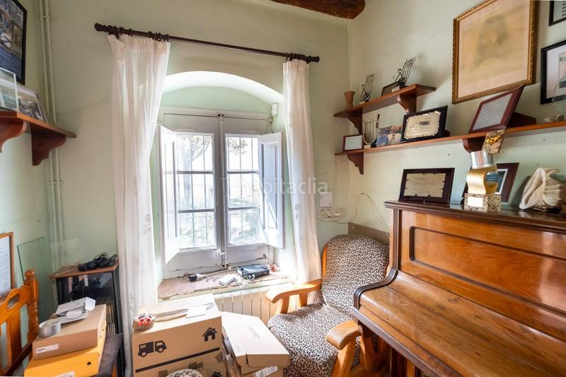 Foto bfacf767-fc64-4421-a11e-457667d88332. Casa  de pueblo en el centro ideal para reformar a tu gusto en Cabrils