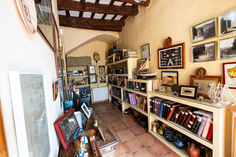 Foto d9bc62d0-d14f-45a3-8478-b6fb274137cd. Casa  de pueblo en el centro ideal para reformar a tu gusto en Cabrils