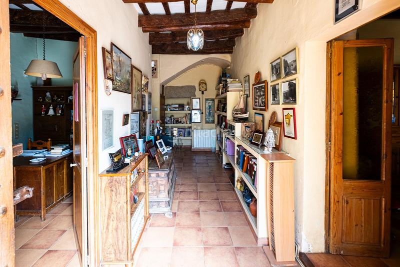 Foto f219bc34-8fa0-4c13-9b17-8b9c6dd2bef8. Casa  de pueblo en el centro ideal para reformar a tu gusto en Cabrils