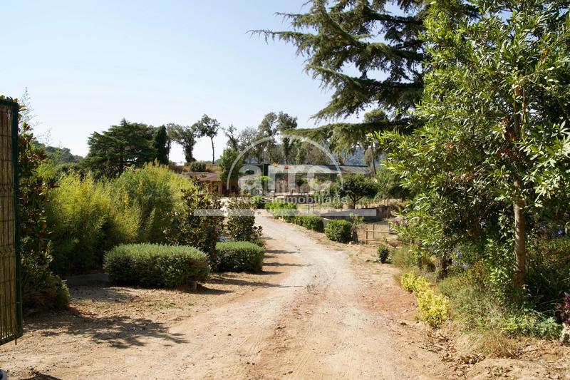 Foto e4753d42-8d67-4ff8-a8f6-9532729997a3. Masía finca rústica un lugar con alma y potencial ilimitado. en Vilassar de Dalt