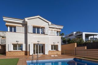 Maison à Vilassar de Dalt. Casa unifamiliar y piscina privada  vilassar de dalt