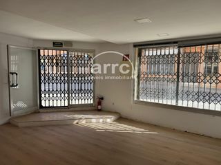 Lloguer Local Comercial a Banyeres. Local comercial en alquiler en premiá de mar  zona salle