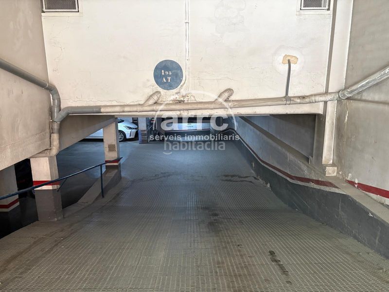 Foto a6163332-cb25-46ae-9ddd-e2cb9691fcee. Aparcament cotxe a Banyeres Premià de Mar