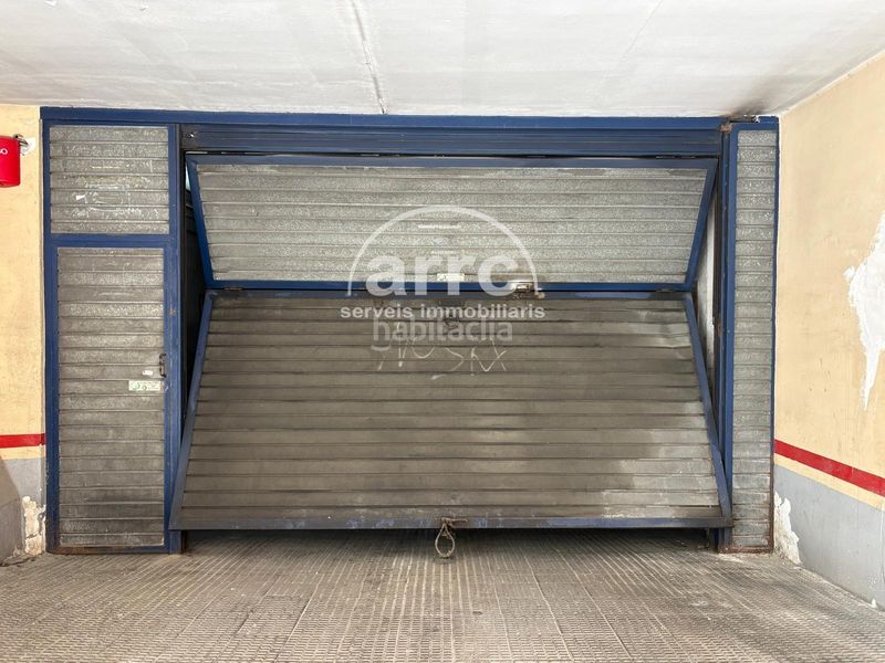 Foto f4f68088-dccb-45e0-9aaa-7efd225bfc22. Aparcament cotxe a Banyeres Premià de Mar