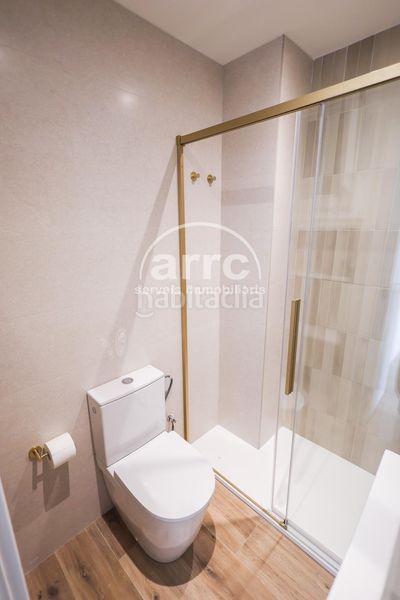 Foto b5b85c4a-4c65-4622-8973-8a2e8e9b7733. Planta baixa a Centre-Nucli Antic Premià de Mar