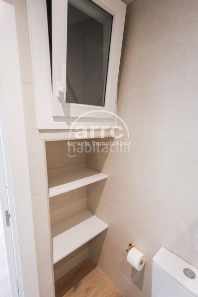 Foto b850fbba-4524-4b0d-945d-d1b411e37234. Planta baixa a Centre-Nucli Antic Premià de Mar