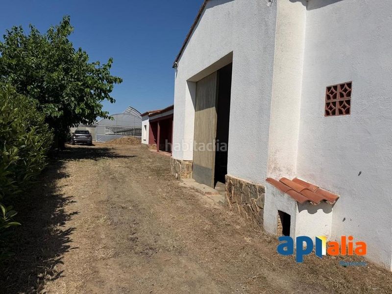 Foto 2cd18b83-7997-4905-89b5-b75cdb8d6ecd. Casa amb aparcament a Zona Industrial i Agrícola Vilassar de Mar