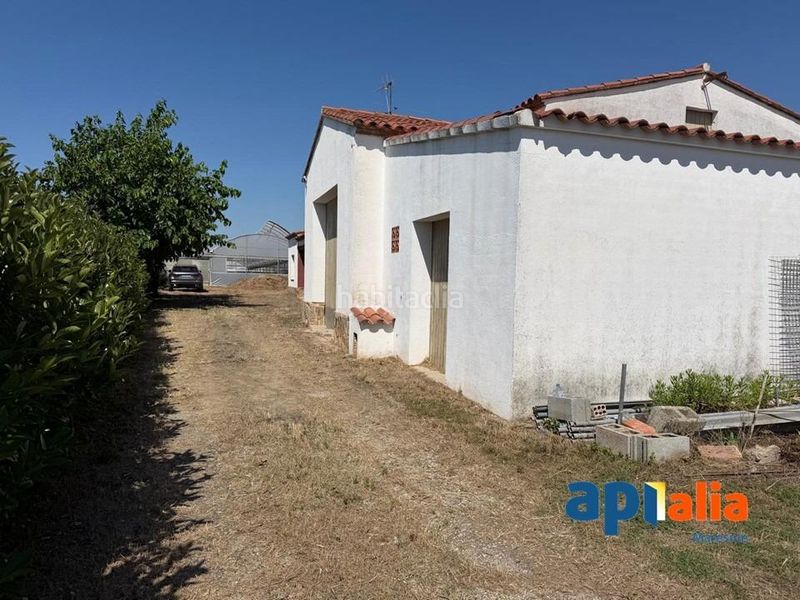 Foto 7caba48e-9622-4779-9bb0-e58d6091b94c. Casa amb aparcament a Zona Industrial i Agrícola Vilassar de Mar