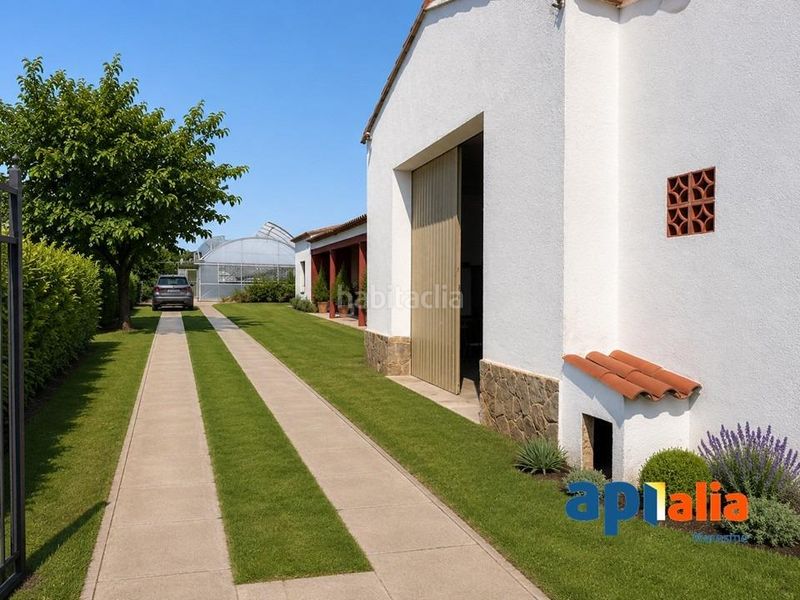 Foto ba1cc532-8997-4208-b599-beb2a8815289. Casa amb aparcament a Zona Industrial i Agrícola Vilassar de Mar