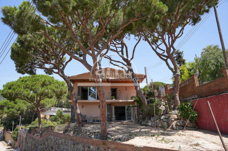 Foto 2a2e32d2-4d22-4813-8025-bbf04706906d. Casa amb calefacció aparcament a Cabrils