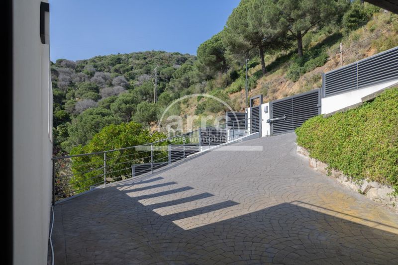 Foto 47824bf7-2905-4465-8f8c-c54c3c752f89. Casa amb aparcament a Cabrils
