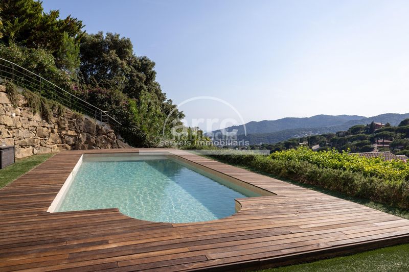 Foto 491b840b-c1a3-41b3-b5ea-1863654c1f14. Casa amb aparcament a Cabrils