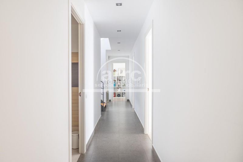 Foto e2f5dc5d-93f7-46dd-ae7c-27300780988d. Casa amb aparcament a Cabrils