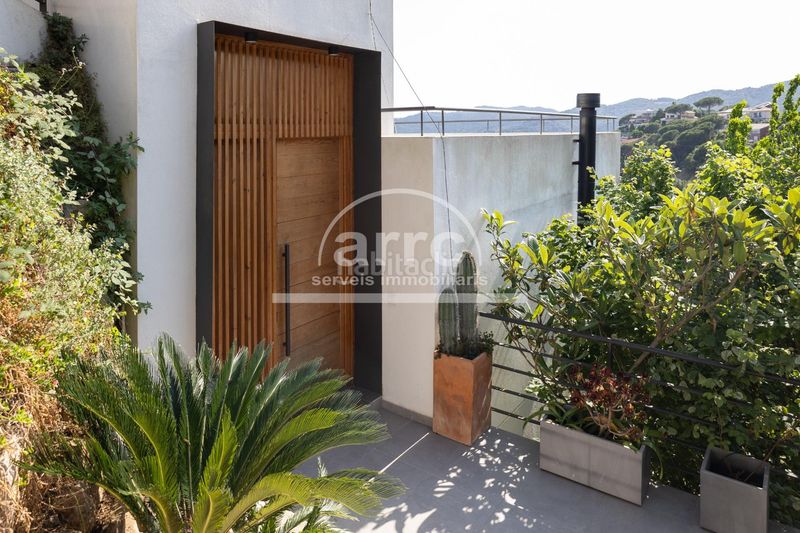 Foto f7892393-3ae6-43bb-896b-a3161d1dd4c5. Casa amb aparcament a Cabrils