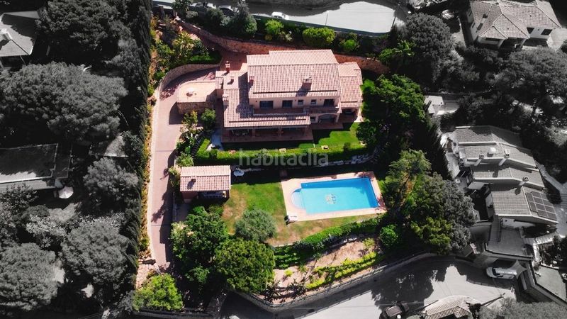 Foto 115e2e6c-43e3-4125-b975-6e053e99ed0e. Casa amb aparcament a Cabrils