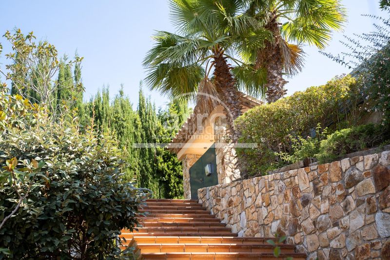 Foto 15b5c687-fd62-4944-81dd-48b14d7909db. Casa amb aparcament a Cabrils