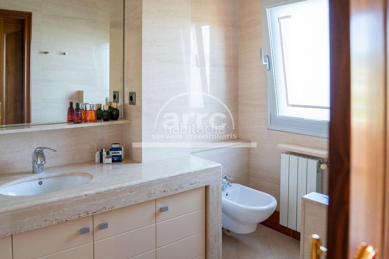 Foto 6cd03b2b-598a-4198-b079-5eabbfb451d5. Casa amb aparcament a Cabrils