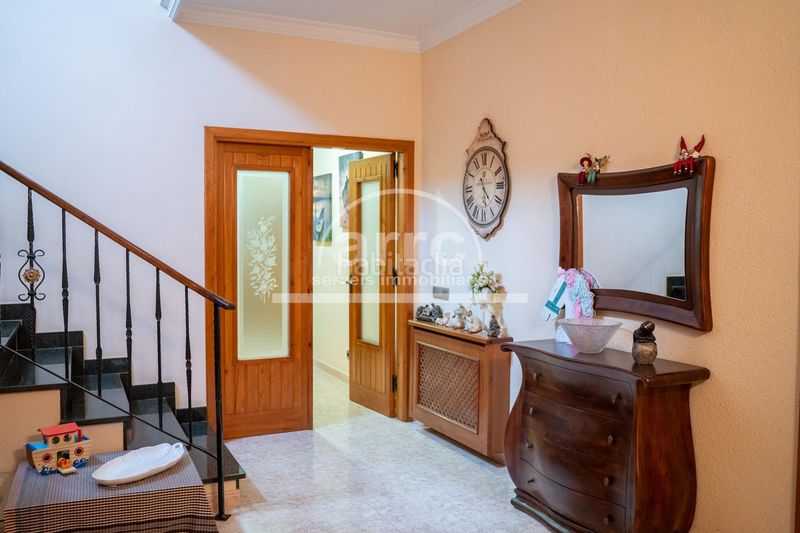 Foto b7b08254-08f5-447f-93f8-19f9a5913d39. Casa amb aparcament a Cabrils