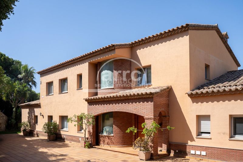 Foto c3fa5c4e-8fc9-477a-9429-f674901d5412. Casa amb aparcament a Cabrils