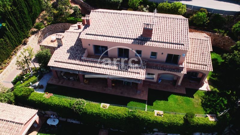 Foto d4f92eba-042f-4166-86af-4129fd46a2f0. Casa amb aparcament a Cabrils