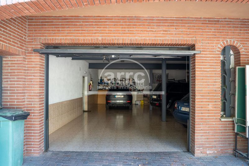 Foto d88c6acf-df98-499e-a363-730f2dc84717. Casa amb aparcament a Cabrils