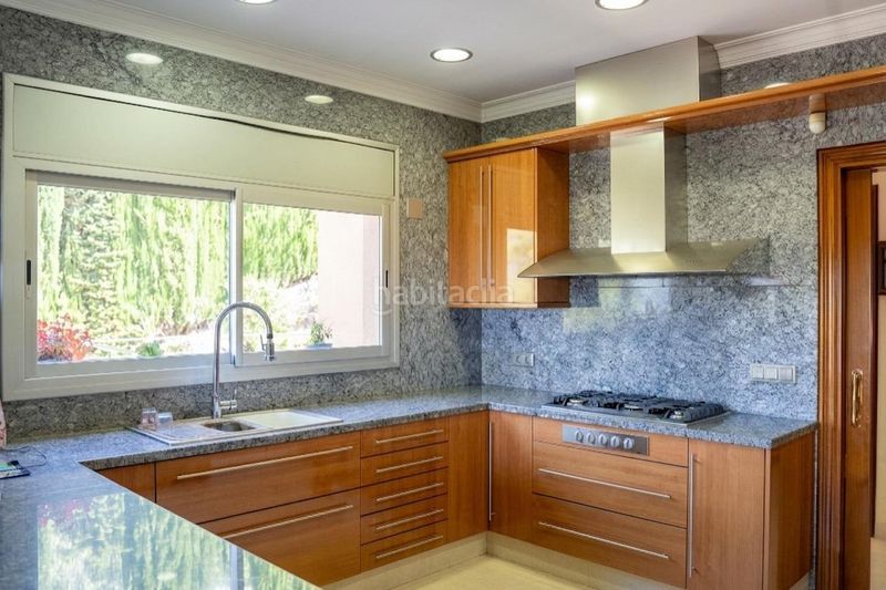 Foto da2a377d-45d3-47d4-8b08-5d5248d1be7b. Casa amb aparcament a Cabrils