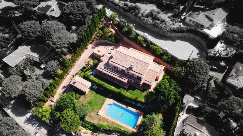 Foto daddde1f-274b-4d12-b5d8-1db8f8370a7f. Casa amb aparcament a Cabrils