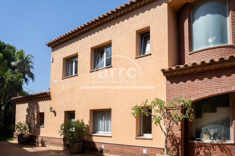 Foto ee228184-2a82-4755-9476-e284ad064809. Casa amb aparcament a Cabrils