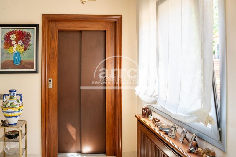 Foto fca3e672-1c15-4c0a-a7bc-a16d389f6a40. Casa amb aparcament a Cabrils