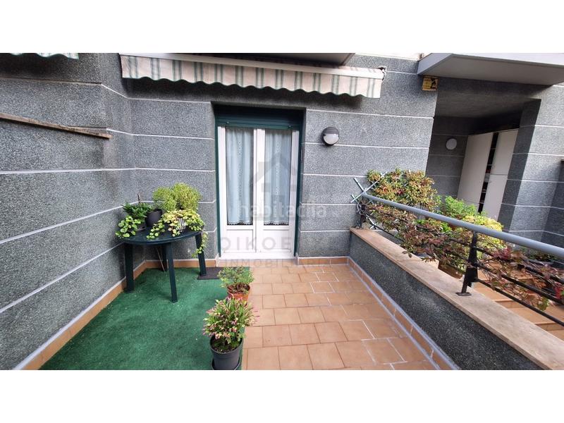 Foto 6e4a1812-6ef0-41a1-9d6f-2cfbc0c4536a. Casa preciosa villa con jardín en aranibar garaje en Irun