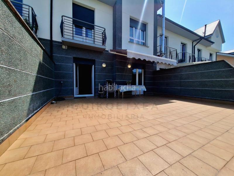 Foto bd06cb48-2540-42f6-b4d0-558b4994018b. Casa preciosa villa con jardín en aranibar garaje en Irun